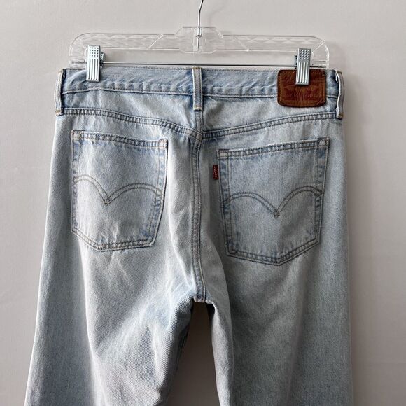 LEVI's Jeans Women's Size 30 Distressed Faded Button Fly Crop Fit Light Wash - Picture 5 of 13